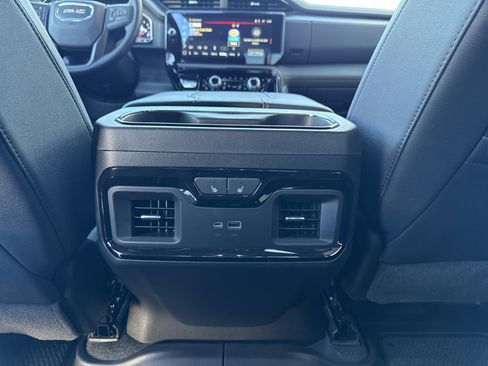 Used 2024 GMC Sierra 1500 AT4 w/ Technology Package image 28