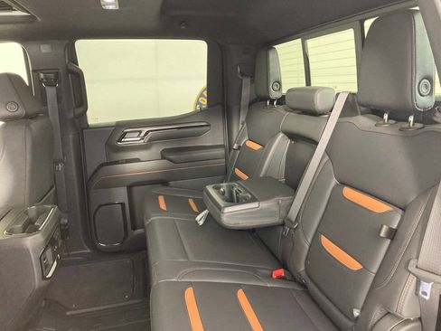 Used 2024 GMC Sierra 1500 AT4 w/ Technology Package AWD/4WD image 21