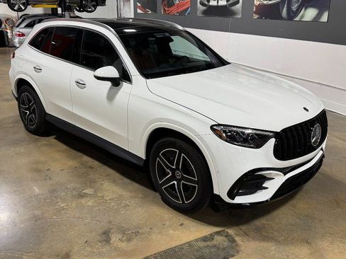 Used 2026 Mercedes-Benz GLC 350e 4MATIC image 4
