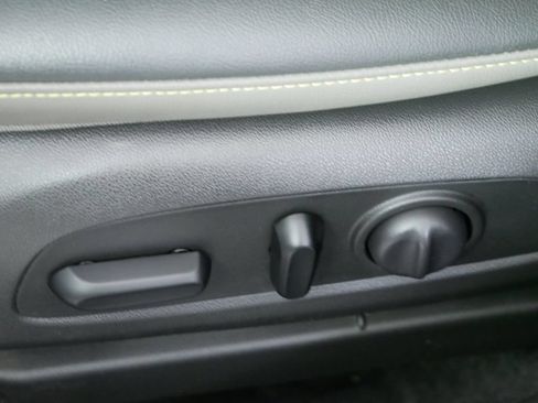 Used 2025 Chevrolet Trax ACTIV w/ Sunroof Package FWD image 22