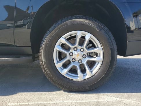 New 2026 Chevrolet Suburban LT w/ Comfort Package image 6