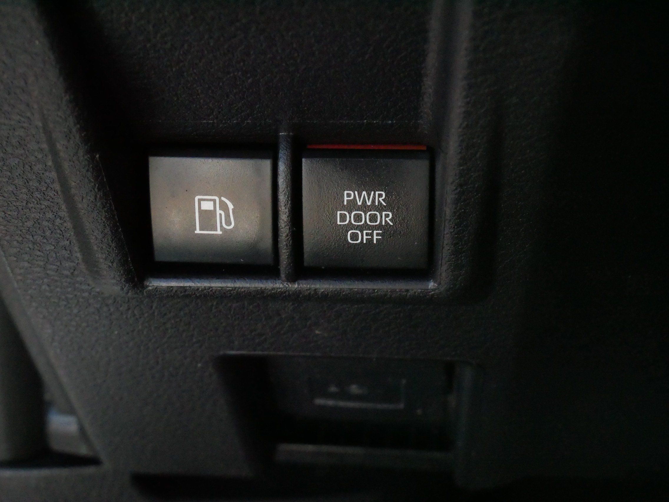 Certified 2025 Toyota Sienna XLE FWD image 26
