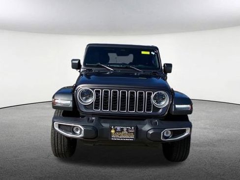 Used 2025 Jeep Wrangler Unlimited Sahara AWD/4WD image 2