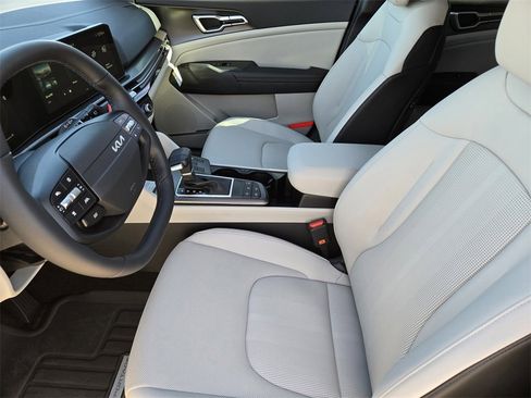 New 2026 Kia Sportage EX image 9