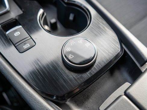 Used 2023 Nissan Rogue SV image 28