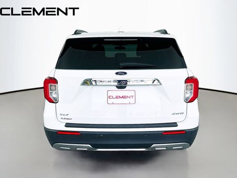 Used 2022 Ford Explorer XLT w/ Equipment Group 202A AWD/4WD image 8