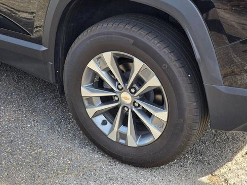 Used 2025 Chevrolet Equinox LT AWD/4WD image 19