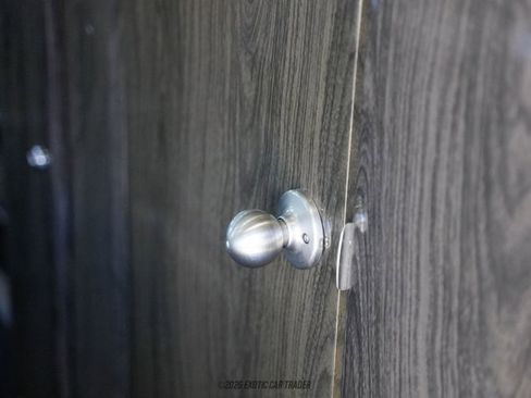 Used 2017 Mercedes-Benz Sprinter 3500 image 69