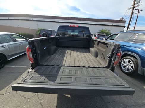 Used 2017 GMC Sierra 1500 SLT w/ SLT Premium Package image 16