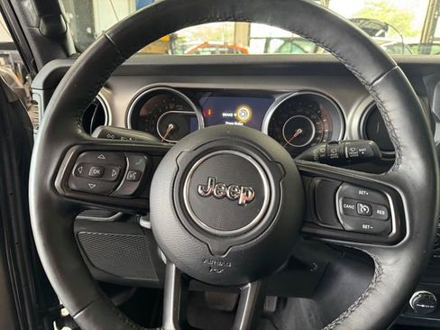 Used 2018 Jeep Wrangler Unlimited Sport S AWD/4WD image 23