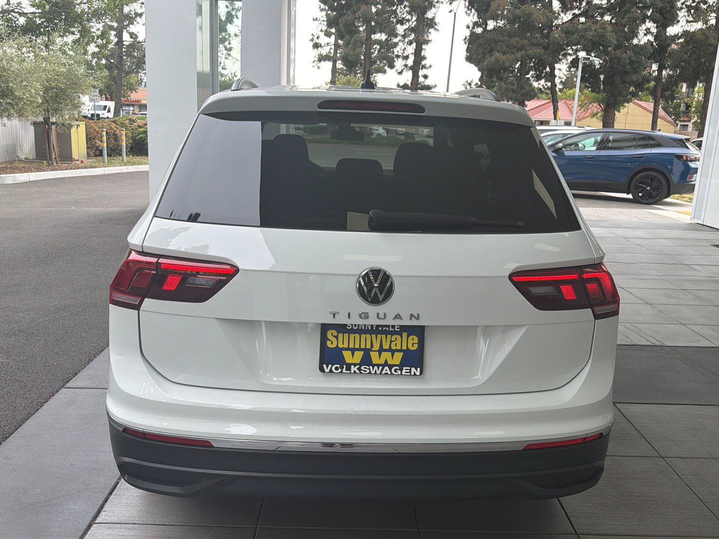 Used 2022 Volkswagen Tiguan S FWD image 4
