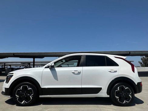 Used 2023 Kia Niro Wind FWD image 5
