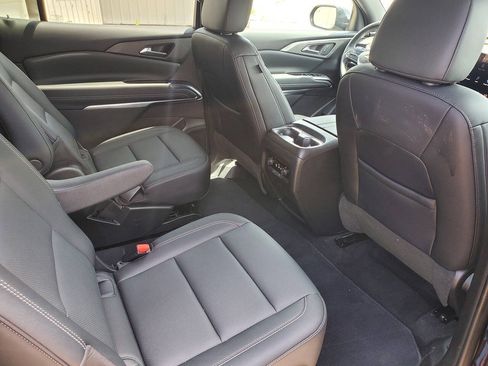 Used 2026 Chevrolet Traverse LT AWD/4WD image 18
