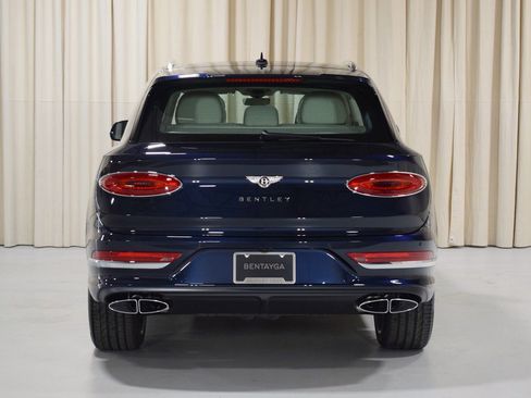 New 2025 Bentley Bentayga AWD/4WD image 13