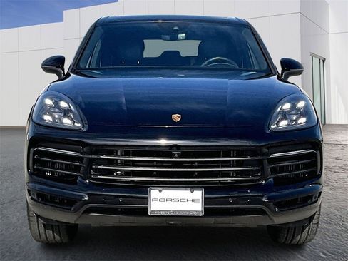 Certified 2022 Porsche Cayenne Platinum Edition image 10