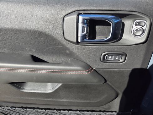 New 2025 Jeep Gladiator Rubicon image 17