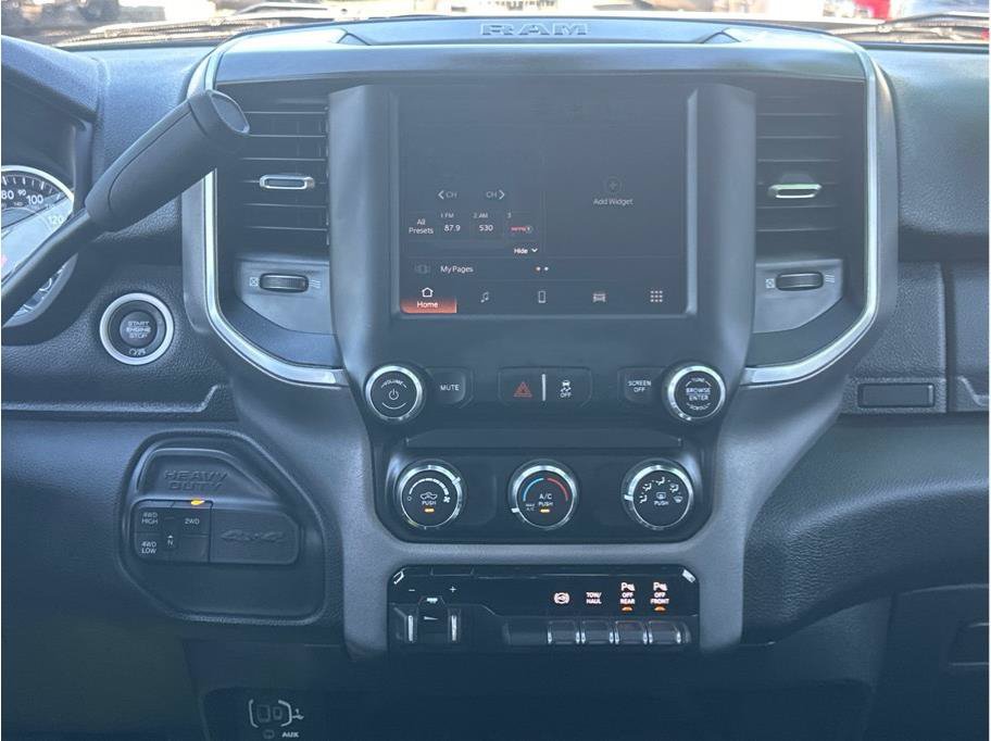 Used 2024 RAM 2500 Big Horn AWD/4WD image 17