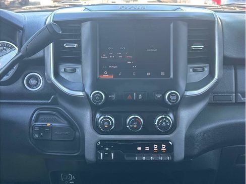 Used 2024 RAM 2500 Big Horn AWD/4WD image 17