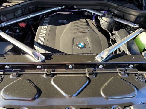 Used 2026 BMW X5 xDrive40i w/ M Sport Package image 36