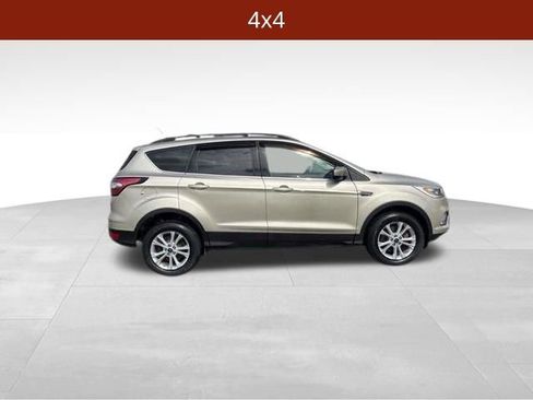 Used 2017 Ford Escape SE w/ Equipment Group 201A AWD/4WD image 8