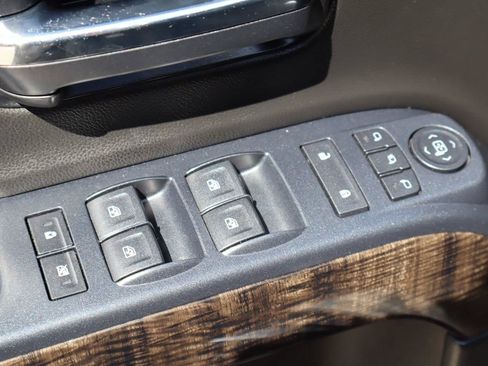 Used 2014 GMC Sierra 1500 Denali w/ Suspension Package, Off-Road AWD/4WD image 20