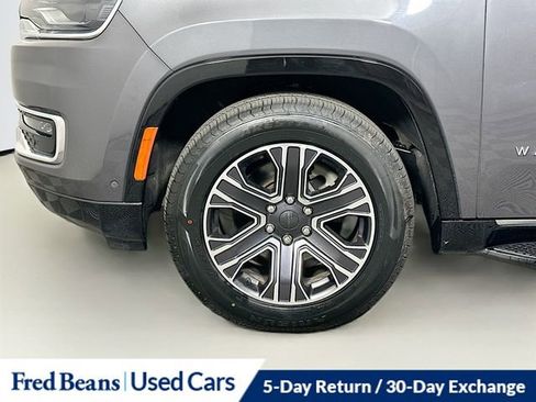 Used 2024 Jeep Wagoneer L Series II w/ Flexible Seating Group image 34