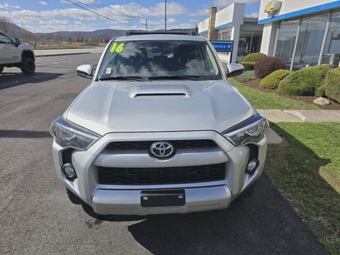 Used 2016 Toyota 4Runner Trail image 8