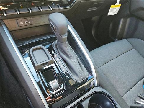 New 2026 Chevrolet Colorado W/T image 12