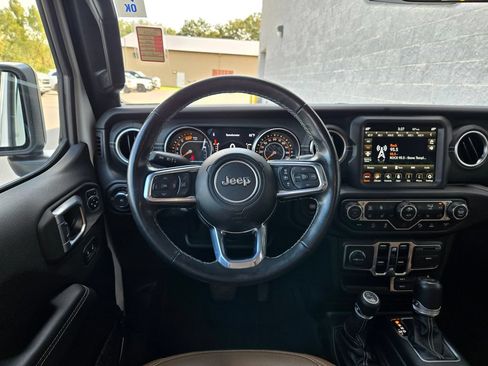 Used 2021 Jeep Wrangler Unlimited Sahara AWD/4WD image 36