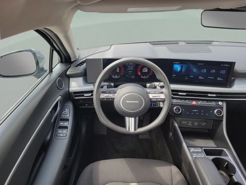 Used 2025 Hyundai Sonata SEL FWD image 5