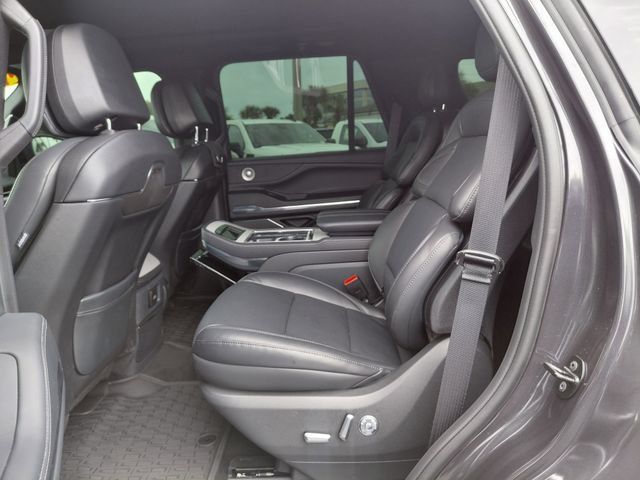 Used 2026 Lincoln Navigator Reserve w/ Jet Appearance Package AWD/4WD image 17