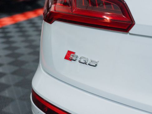 Used 2020 Audi SQ5 Premium Plus w/ Premium Plus Package AWD/4WD image 9