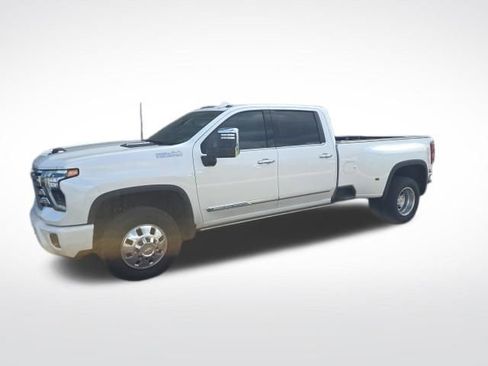 Used 2025 Chevrolet Silverado 3500 High Country w/ Technology Package image 3