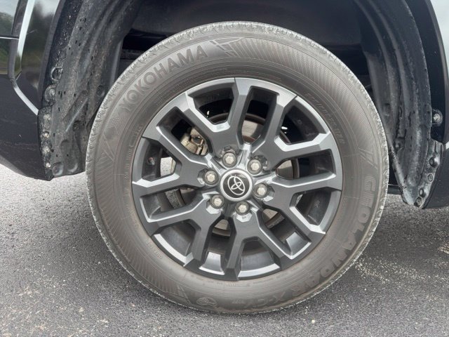 Used 2023 Toyota Tundra Platinum w/ Advanced Package AWD/4WD image 10