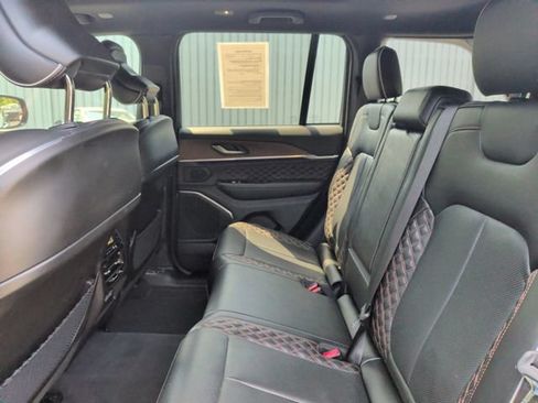 Used 2023 Jeep Grand Cherokee Summit AWD/4WD image 31