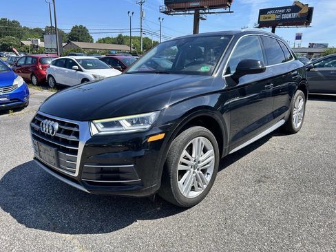 Used 2018 Audi Q5 2.0T Premium Plus w/ Premium Plus Package AWD/4WD image 3