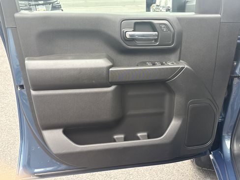 Used 2026 Chevrolet Silverado 2500 Custom w/ Custom Value Package image 16