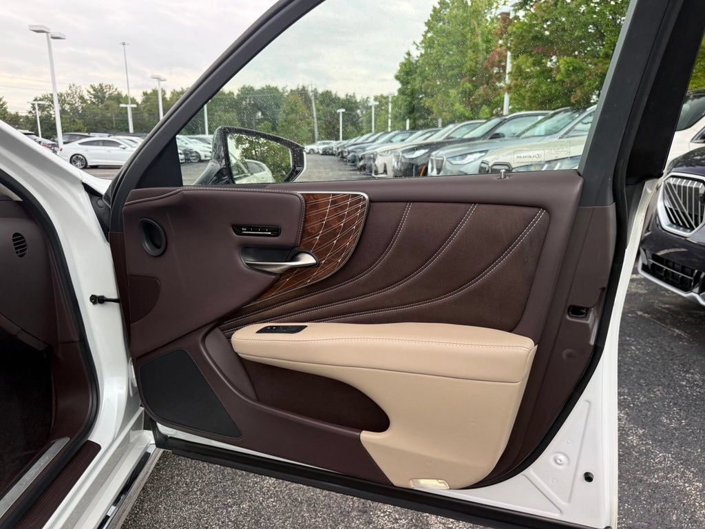 Used 2018 Lexus LS 500 AWD w/ Interior Upgrade Package image 18