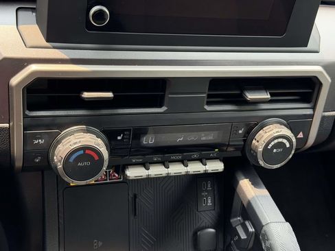 Used 2025 Toyota 4Runner TRD Off-Road AWD/4WD image 5