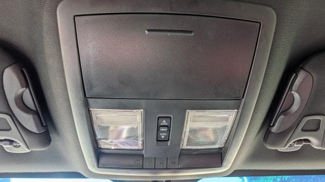 Used 2013 Dodge Challenger SXT RWD image 13