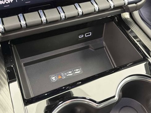 New 2026 GMC Yukon XL AT4 image 35