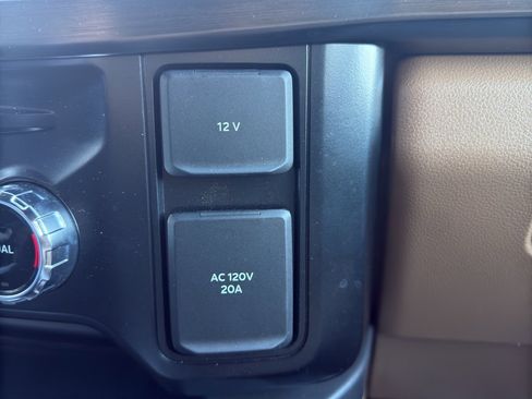 Used 2024 Ford F250 Lariat w/ Sport Appearance Package image 20