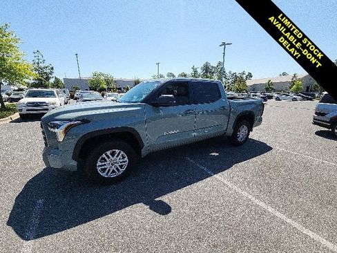 Used 2024 Toyota Tundra SR5 w/ SR5 Premium Package AWD/4WD image 6