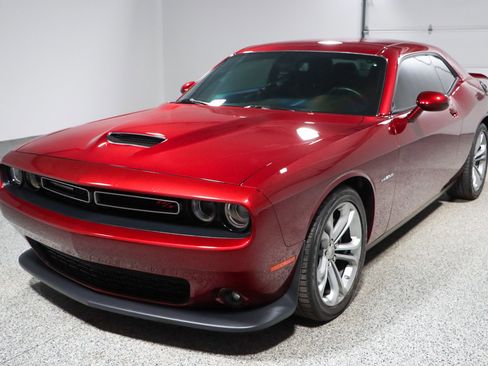 Used 2022 Dodge Challenger R/T image 29