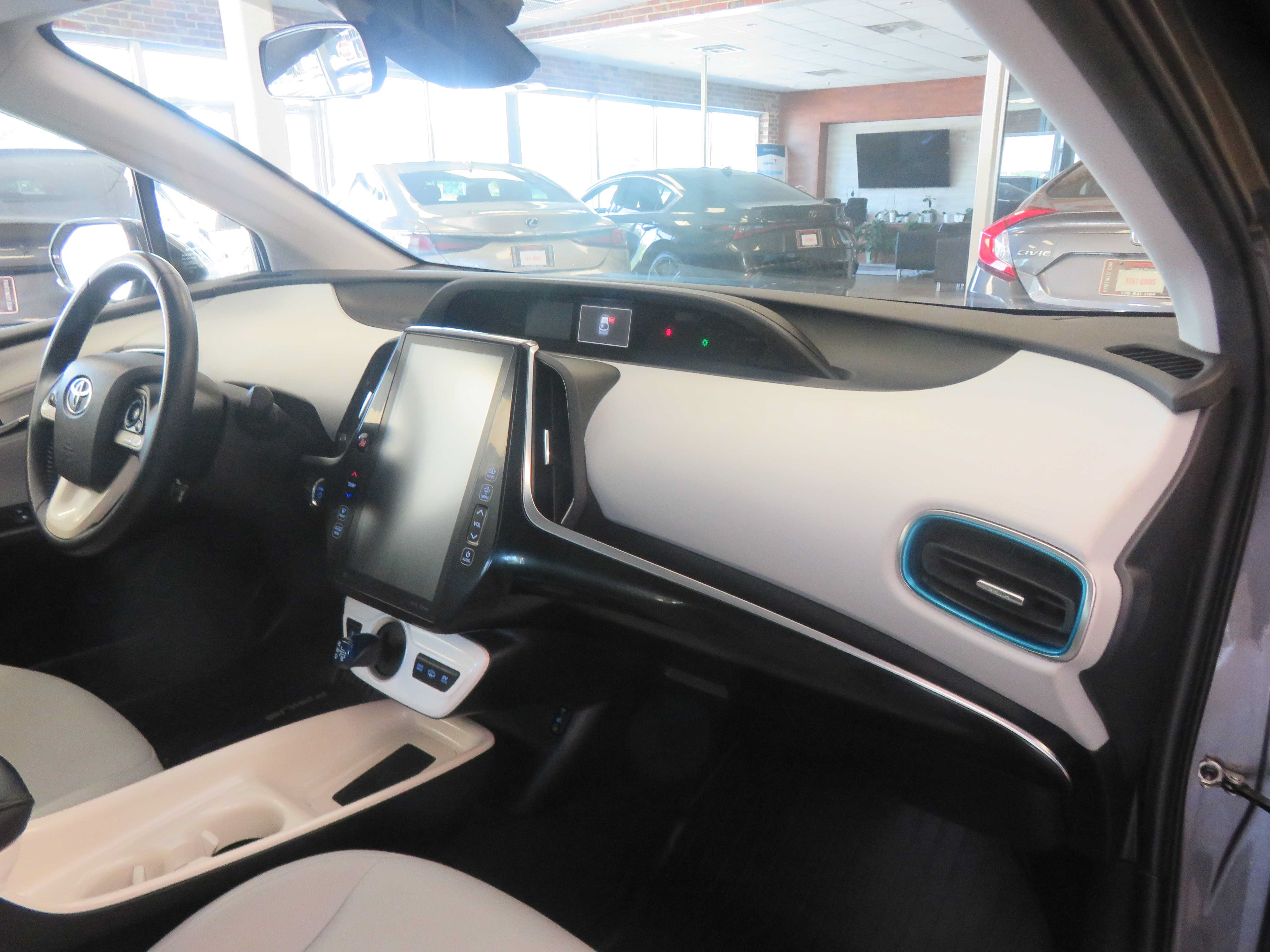 Used 2018 Toyota Prius Prime Premium FWD image 27
