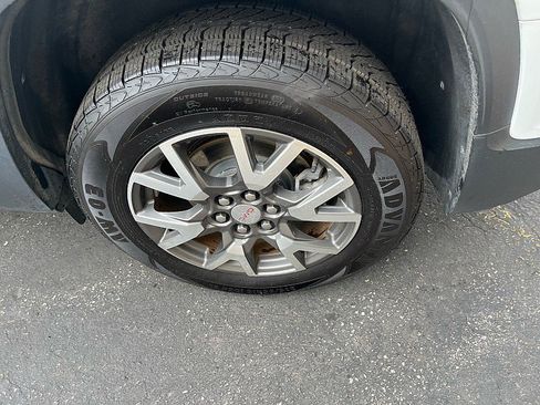 Used 2020 GMC Acadia SLE w/ Driver Convenience Package image 12