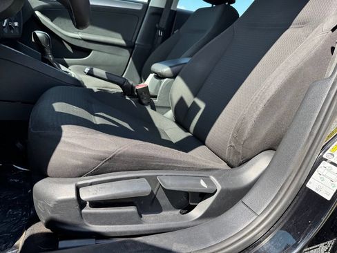 Used 2016 Volkswagen Jetta SE FWD image 6