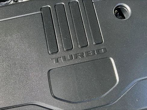 Used 2022 GMC Acadia SLT w/ Technology Package image 31