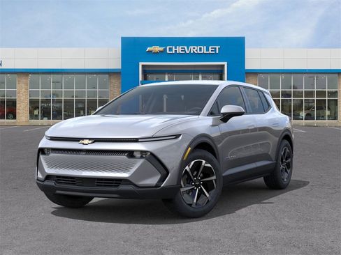 New 2026 Chevrolet Equinox EV LT image 6