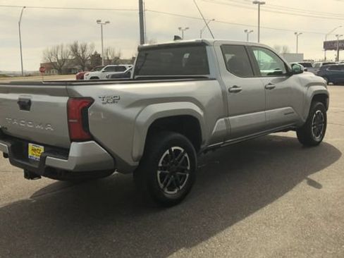 Used 2024 Toyota Tacoma TRD Sport AWD/4WD image 8